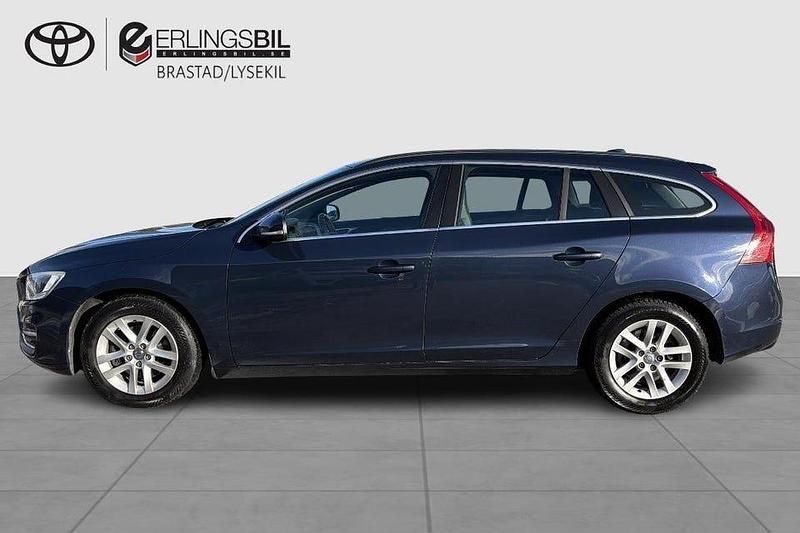 Begagnad Volvo V60 Momentum 181 HK (133 kW) 2015 Blå Kombi