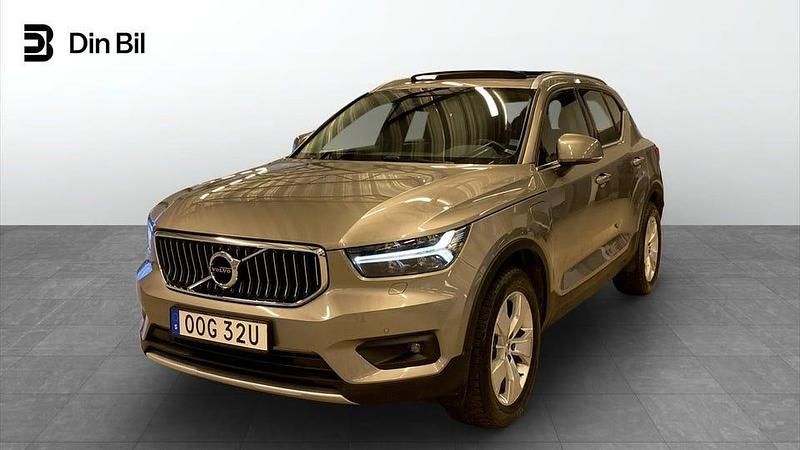 Begagnad Volvo XC40 Inscription 180 HK (132 kW) 2022 Grå SUV