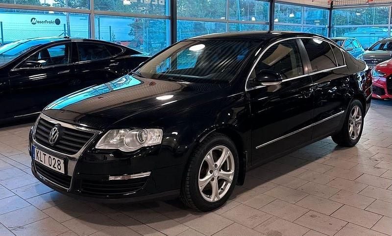 Svart Begagnad 2008 VW Passat Sportline Sedan | 54 900 kr (Lite dyr) - Bild 1/4