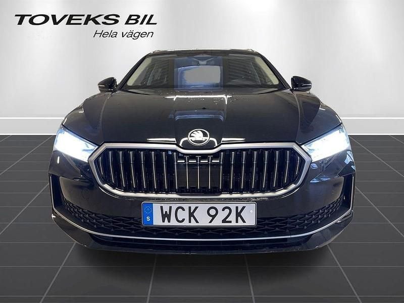 Begagnad Skoda Superb 204 HK (150 kW) 2025 Svart Kombi