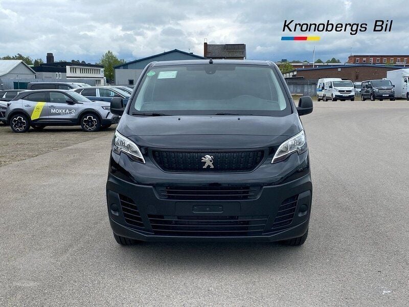 Begagnad Peugeot e-Expert 100 kW (136 HK) 2024 Svart Van