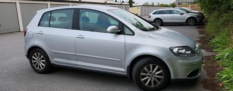 Silver Begagnad 2008 VW Golf Plus Cross Trendline Minibuss | 55 000 kr (Bra pris) - Bild 1/4