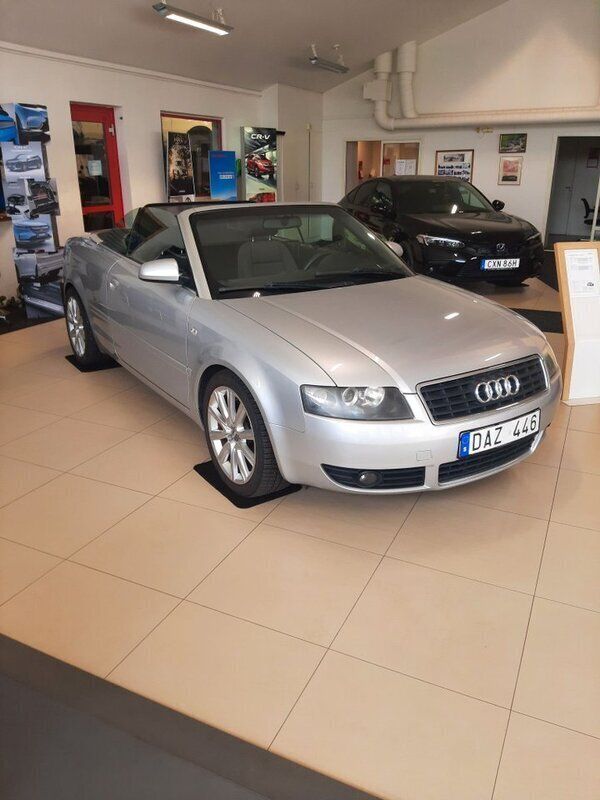 Begagnad Audi A4 Cabriolet 170 HK (125 kW) 2003 Silver Cab