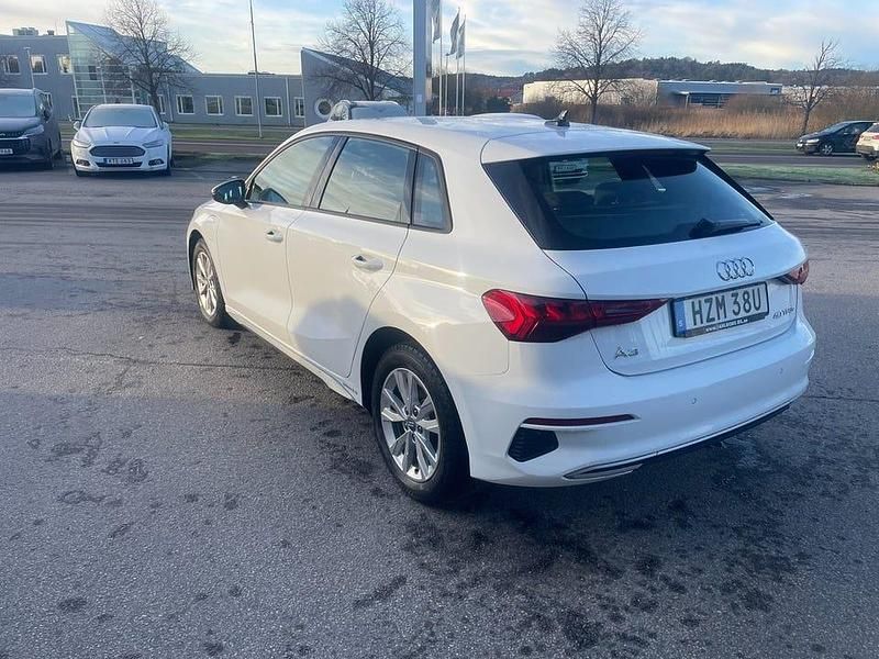Begagnad Audi A3 Advanced 204 HK (150 kW) 2022 Vit Sedan
