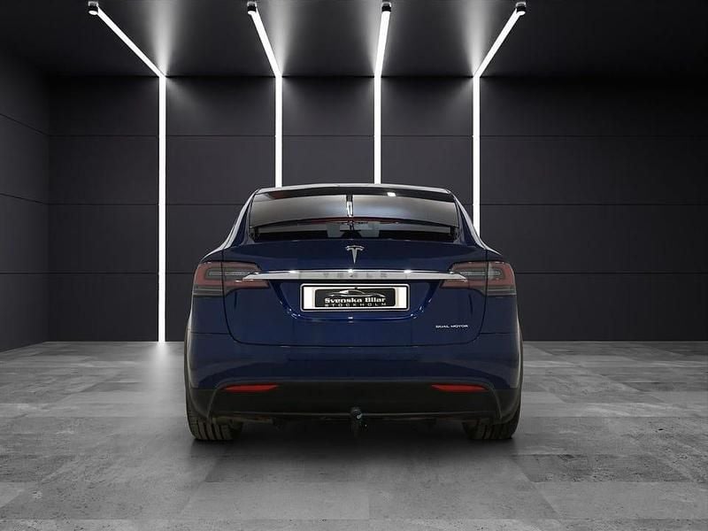 Begagnad Tesla Model X 311 kW (423 HK) 2020 Blå SUV