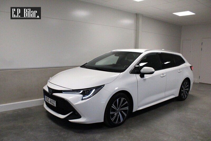 Vit Begagnad 2022 Toyota Corolla Kombi | 199 800 kr (Bra pris) - Bild 1/4
