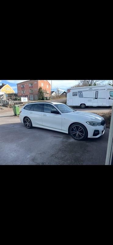 Begagnad 2021 BMW 330 M Sport Kombi | 290 000 kr - Bild 1/4