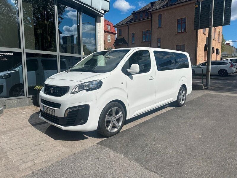 Vit Begagnad 2019 Peugeot Traveller Minibuss | 209 900 kr (Lite dyr) - Bild 1/4