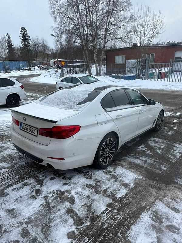 Begagnad BMW 530 iPerformance 252 HK (185 kW) 2019 Vit metallic Sedan