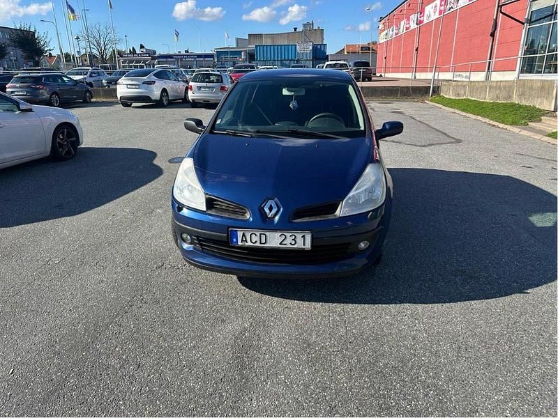Blå Begagnad 2007 Renault Clio R.S. Halvkombi | 29 000 kr (Bra pris) - Bild 1/4