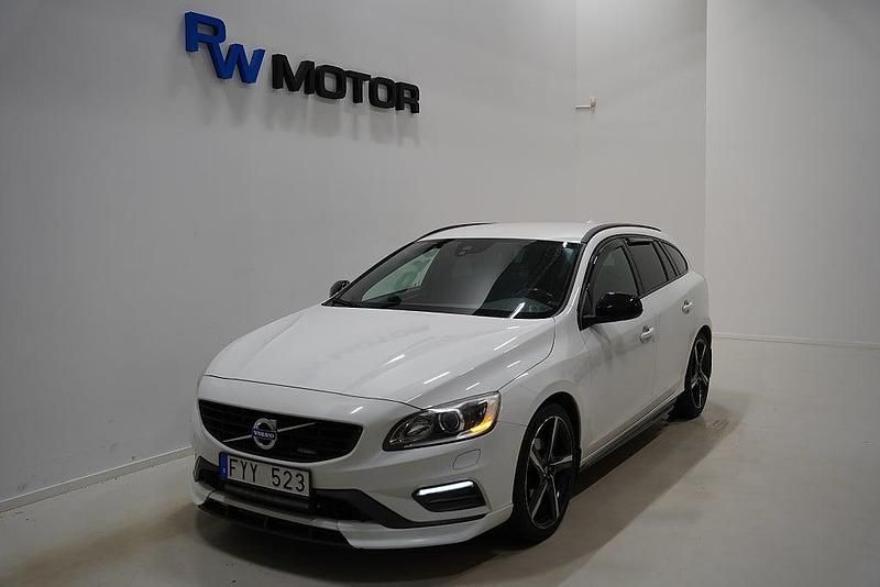 Begagnad Volvo V60 R-Design 180 HK (132 kW) 2013 Vit Kombi