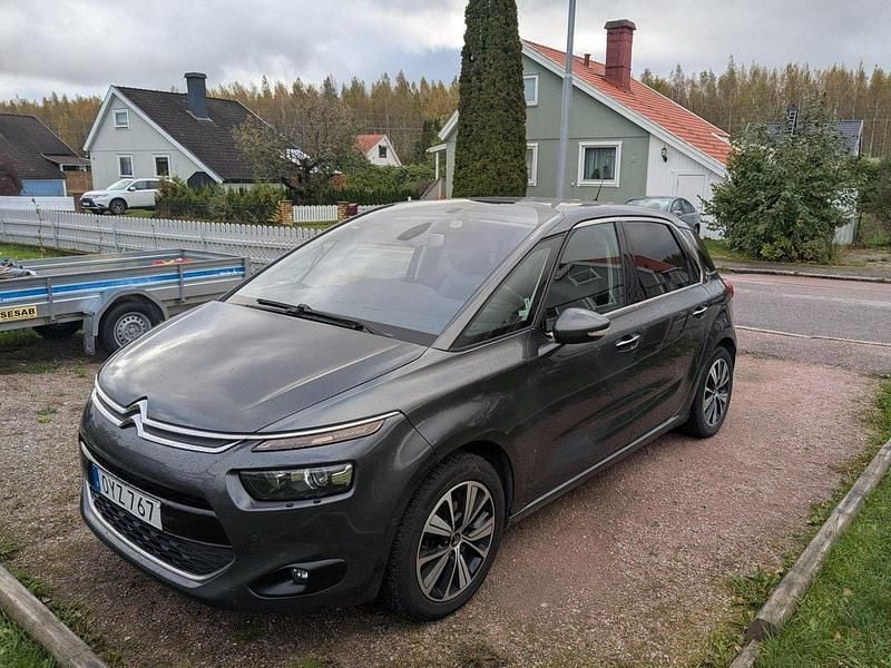 Grå Begagnad 2015 Citroën C4 Picasso Minibuss | 45 000 kr (Superpris) - Bild 1/4