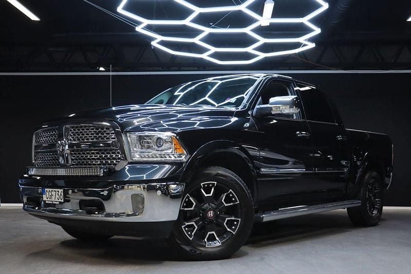 Svart Begagnad 2018 Dodge Ram Pickup | 419 900 kr (Marknadspris) - Bild 1/4