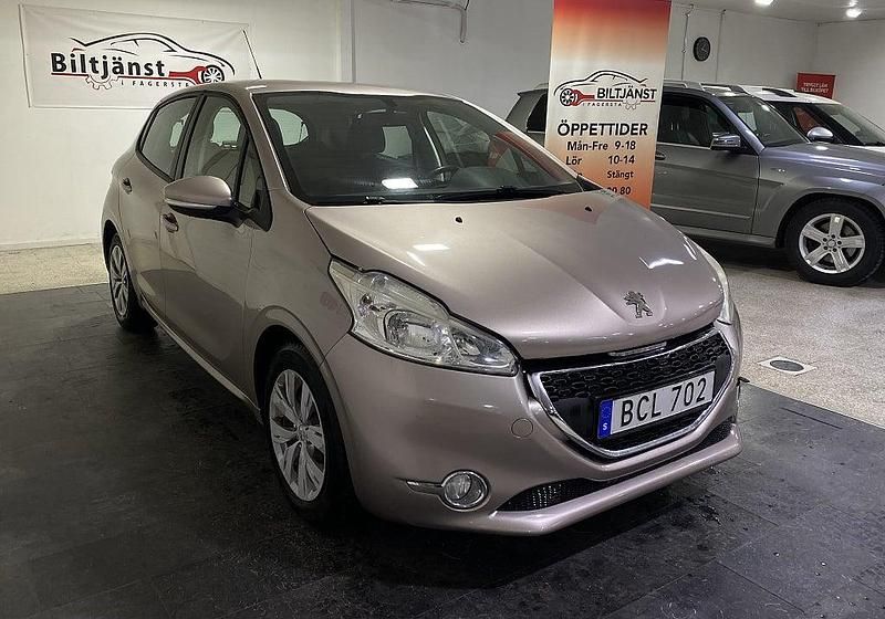 Begagnad Peugeot 208 82 HK (60 kW) 2013 Grå Halvkombi