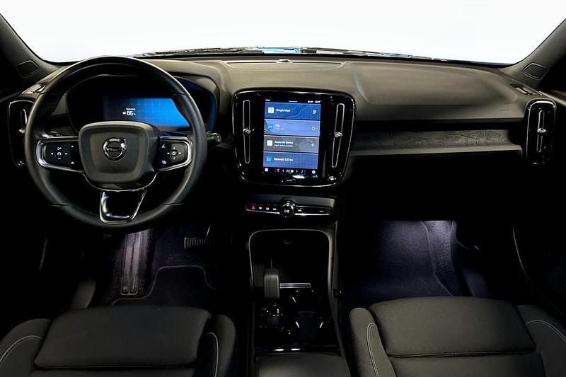 Begagnad Volvo XC40 Single Motor 175 kW (238 HK) 2023 Svart SUV