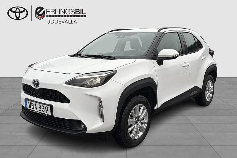 Vit Begagnad 2023 Toyota Yaris Cross Active SUV | 259 900 kr (Bra pris) - Bild 1/3