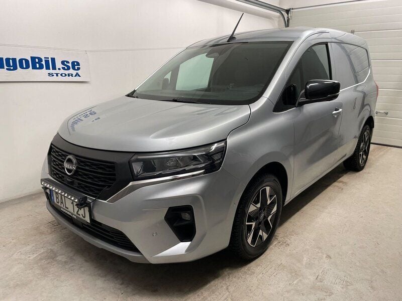 Grå (silvermetallic) Begagnad 2022 Nissan Townstar Tekna Minibuss | 186 125 kr - Bild 1/4