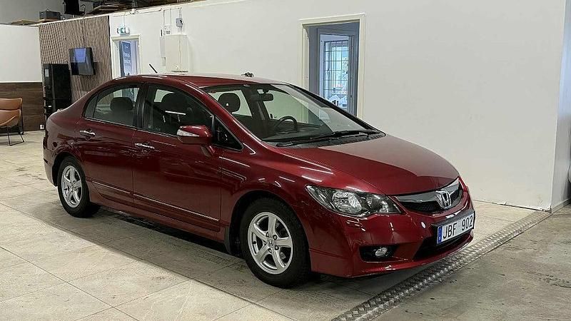 Begagnad Honda Civic Hybrid 116 HK (85 kW) 2009 Mörkröd Sedan