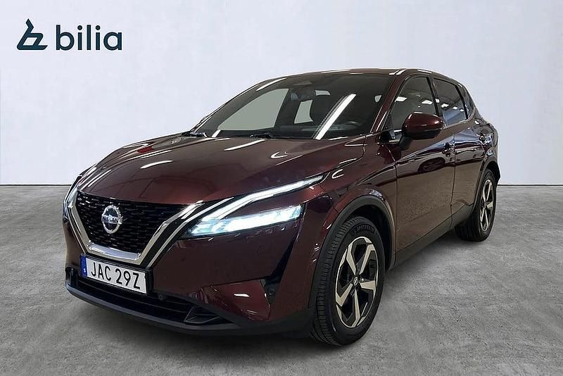 Röd Begagnad 2022 Nissan Qashqai 360º SUV | 279 000 kr (Lite dyr) - Bild 1/4