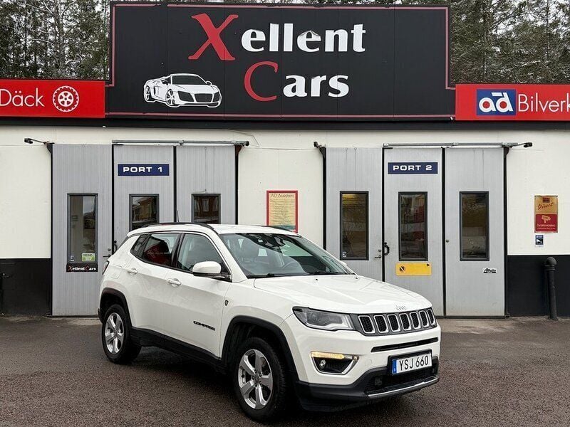 Vit Begagnad 2017 Jeep Compass SUV | 164 900 kr (Marknadspris) - Bild 1/4