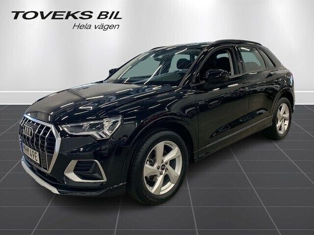 Svart (mytsvart metallic) Begagnad 2024 Audi Q3 Advanced Plus SUV | 369 900 kr (Marknadspris) - Bild 1/4