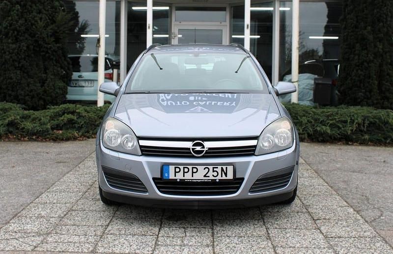 Grå Begagnad 2006 Opel Astra Kombi | 29 900 kr (Marknadspris) - Bild 1/4