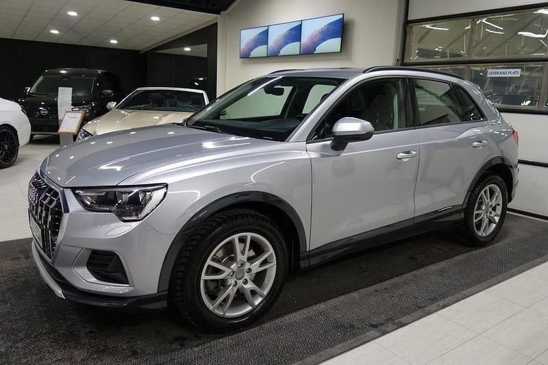 Begagnad Audi Q3 Advanced 190 HK (139 kW) 2020 Silver SUV
