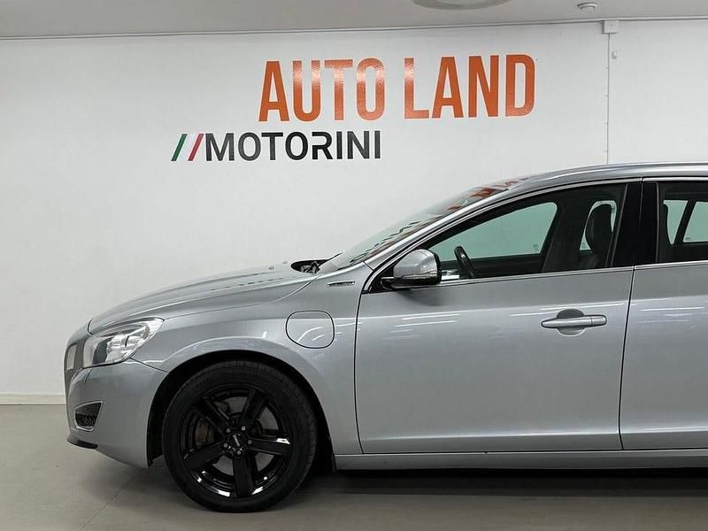 Begagnad Volvo V60 Summum 283 HK (208 kW) 2013 Silver Kombi
