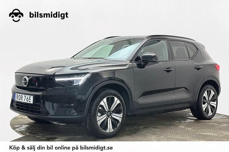 Svart Begagnad 2023 Volvo XC40 Plus SUV | 408 900 kr - Bild 1/3