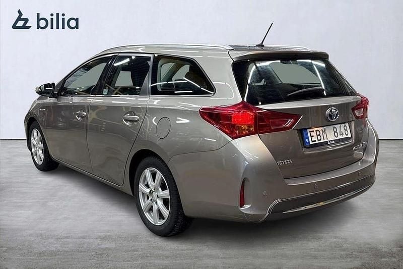 Begagnad Toyota Auris Touring Sports Comfort 137 HK (100 kW) 2013 Brun Kombi