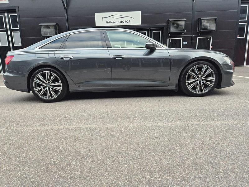 Grå Begagnad 2019 Audi A6 S-Line Sedan | 309 000 kr (Marknadspris) - Bild 1/4