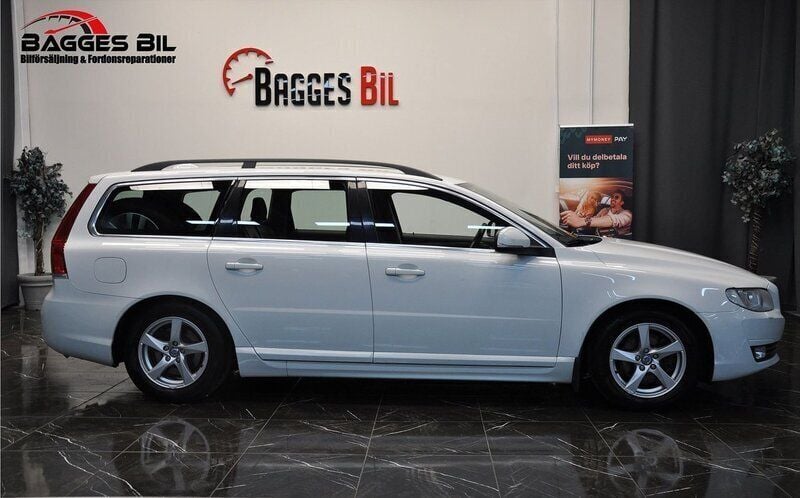 Vit Begagnad 2014 Volvo V70 Kombi | 79 900 kr (Bra pris) - Bild 1/4