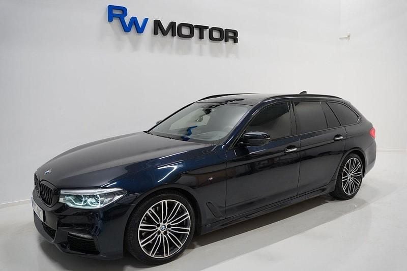 Svart Begagnad 2018 BMW 530 M Sport Kombi | 319 900 kr (Bra pris) - Bild 1/4