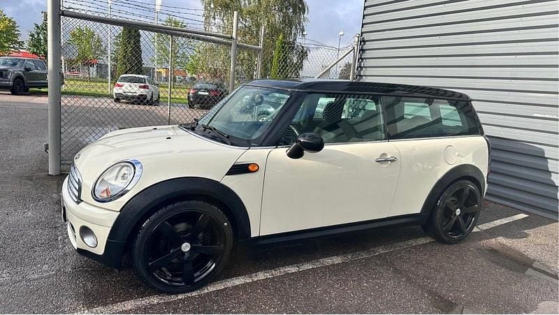Vit Begagnad 2008 Mini Cooper D Clubman Pepper Kombi | 59 000 kr (Marknadspris) - Bild 1/4