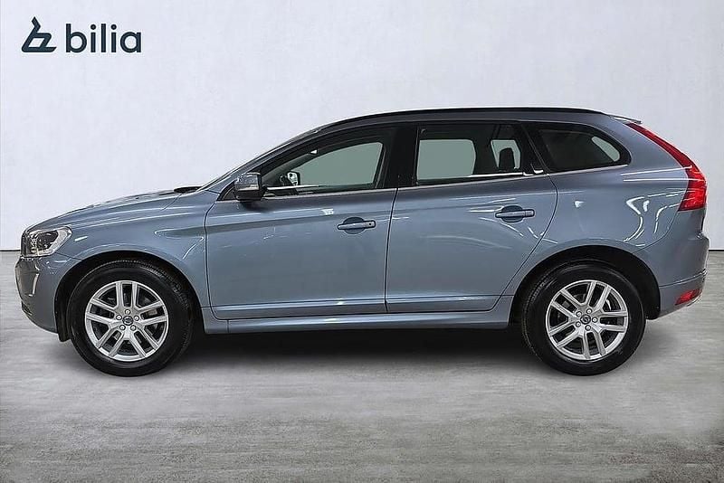 Begagnad Volvo XC60 Momentum 192 HK (141 kW) 2017 Blå SUV