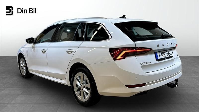 Begagnad Skoda Octavia Style 150 HK (110 kW) 2024 Vit Kombi