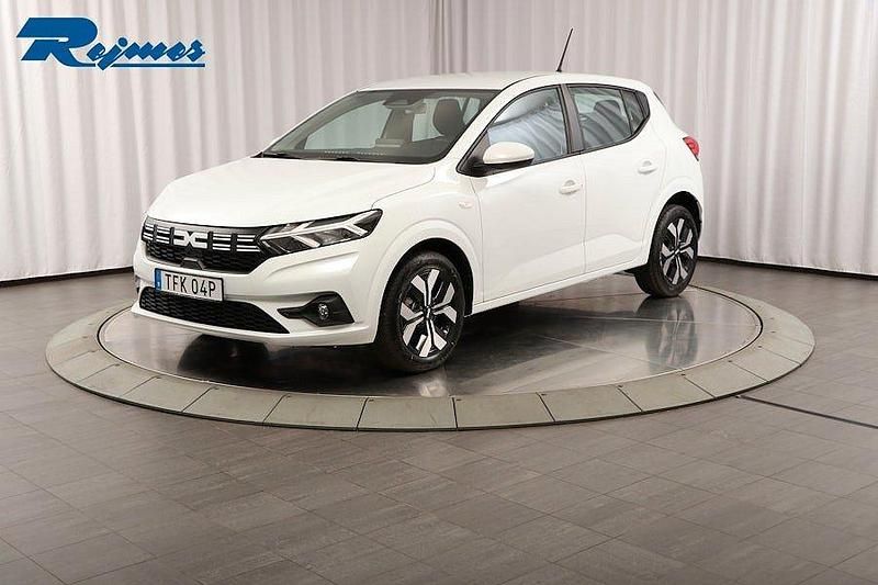 Vit (snövit) Ny 2025 Dacia Sandero Expression Halvkombi | 222 900 kr (Marknadspris) - Bild 1/4