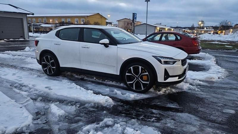 Vit /silver pearl metallic Begagnad 2021 Polestar 2 Performance Halvkombi | 270 000 kr (Superpris) - Bild 1/4