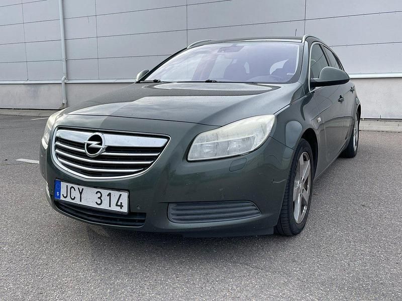 Grön Begagnad 2010 Opel Insignia Edition Kombi | 25 000 kr (Marknadspris) - Bild 1/4