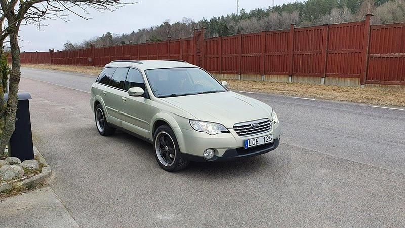 Gul Begagnad 2007 Subaru Outback SUV | 43 000 kr (Superpris) - Bild 1/4