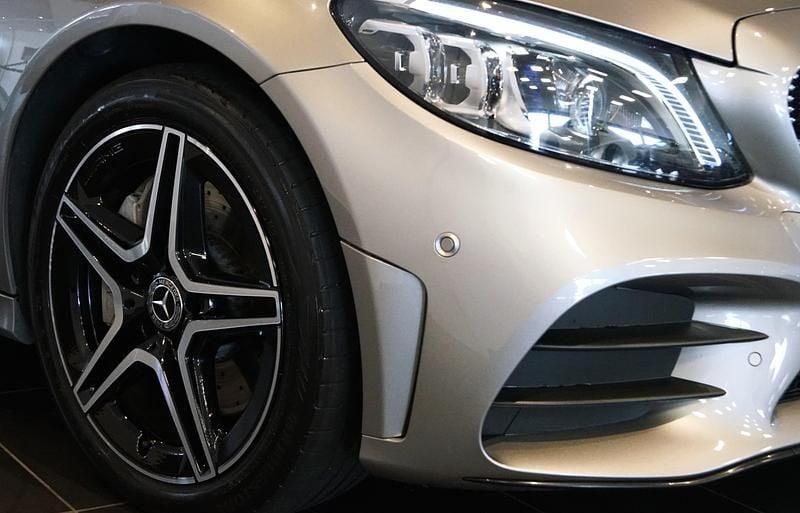 Begagnad Mercedes C300 2020 Silver Sedan