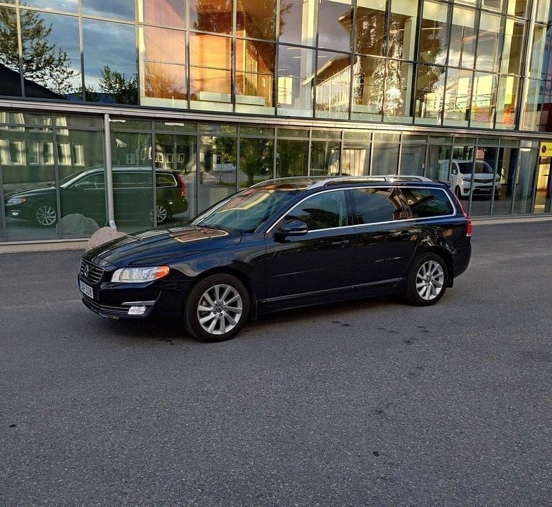 Svart Begagnad 2014 Volvo V70 Summum Kombi | 158 000 kr (Lite dyr) - Bild 1/4