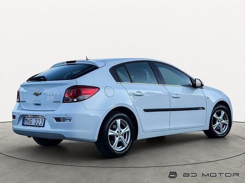 Begagnad Chevrolet Cruze 141 HK (103 kW) 2012 Vit Halvkombi