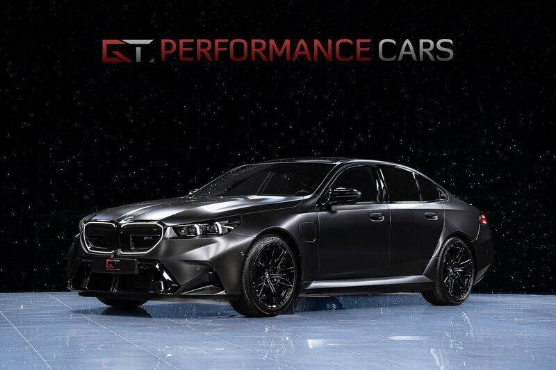 Ny 2025 BMW M5 Shadowline Sedan | 1 879 900 kr - Bild 1/4