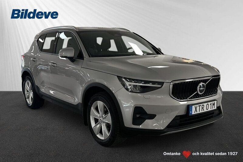 Silver Begagnad 2024 Volvo XC40 Core SUV | 339 900 kr (Superpris) - Bild 1/4