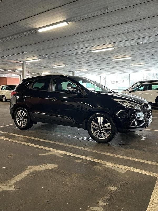Svart Begagnad 2015 Hyundai ix35 Premium SUV | 139 000 kr (Marknadspris) - Bild 1/4