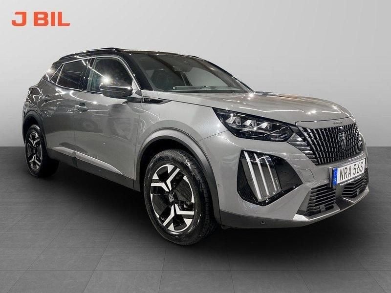 Grå Begagnad 2024 Peugeot 2008 GTi SUV | 264 900 kr (Marknadspris) - Bild 1/4
