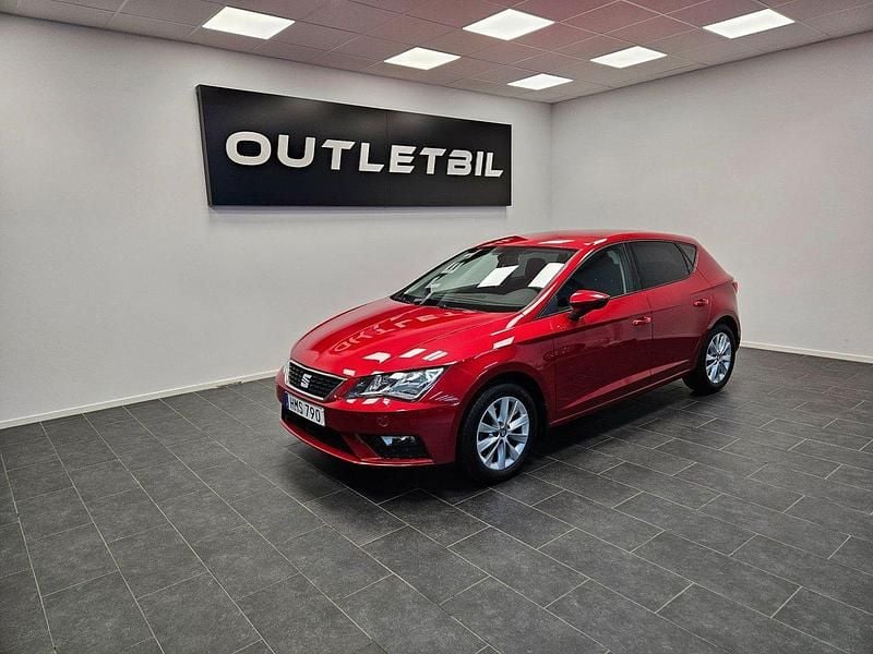 Röd Begagnad 2018 Seat Leon Style Halvkombi | 134 900 kr (Marknadspris) - Bild 1/4