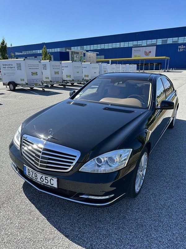Svart Begagnad 2010 Mercedes S400 Sedan | 139 900 kr - Bild 1/4
