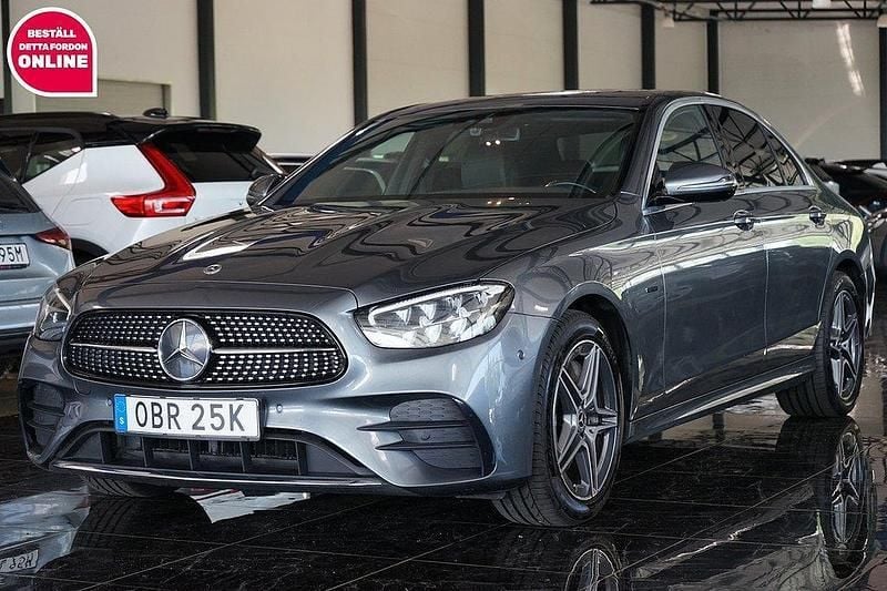 Grå Begagnad 2021 Mercedes E300 AMG Sedan | 384 500 kr (Dyr) - Bild 1/4